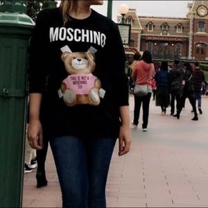 Moschino sweatshirt